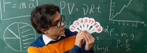 Profe enseñando matemáticas de forma amena y entretenida