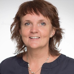 Anne Duguid, profesora particular en Montserrat