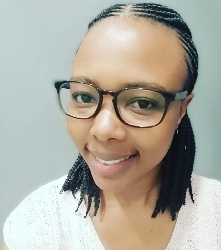 Lindokuhle Pearl  Myeza, profesora particular en Cataluña 