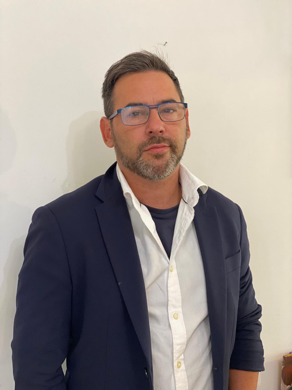JOSE VICENTE DIAZ MADRID, profesor particular en PATERNA