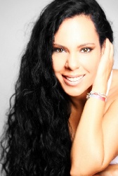 Aline Barbara Magalhaes, profesora particular en Valencia