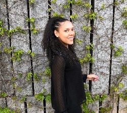 Yvette Keusses, profesora particular en Madrid