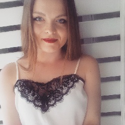 Alexandra Tomé Llamas, profesora particular en Palau Solità i Plegamans